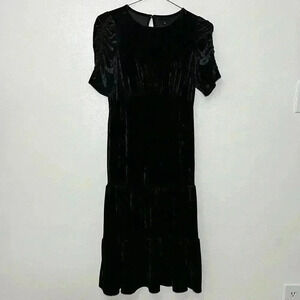 WHO WHAT WEAR Black Tiered Velvet dress | size small